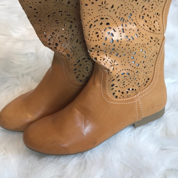 Size 6•laser cut•Express• tan boots• NWT - Picture 4 of 8